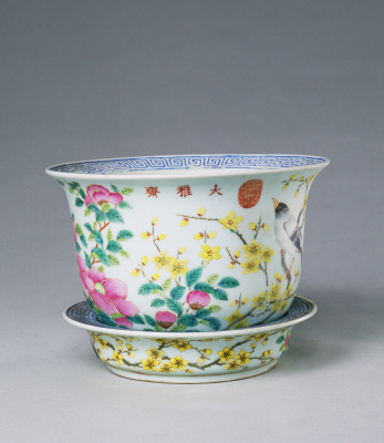 图片[1]-Round bowl and toilet box with pink peony, plum blossom, flower and bird patterns-China Archive